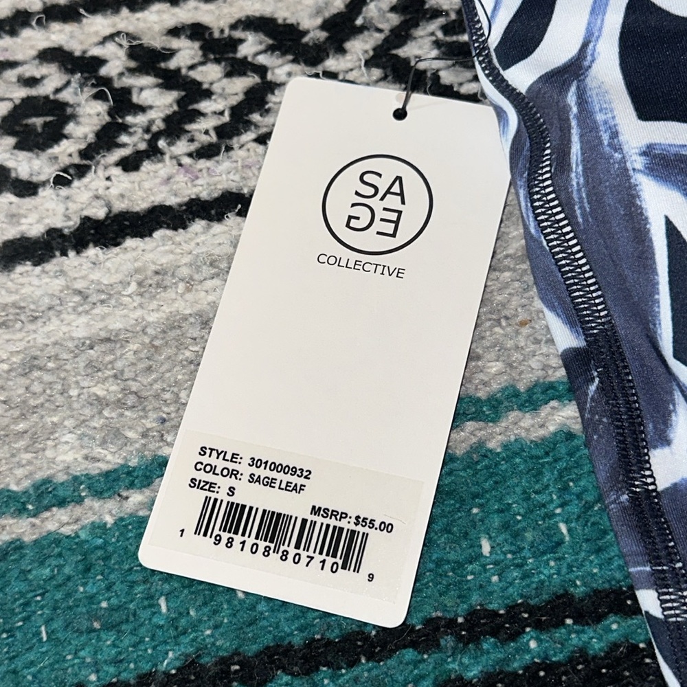 Sage Collective *NWT* Women's Active Sports Bra Top in Sage Leaf - Picture 8 of 9